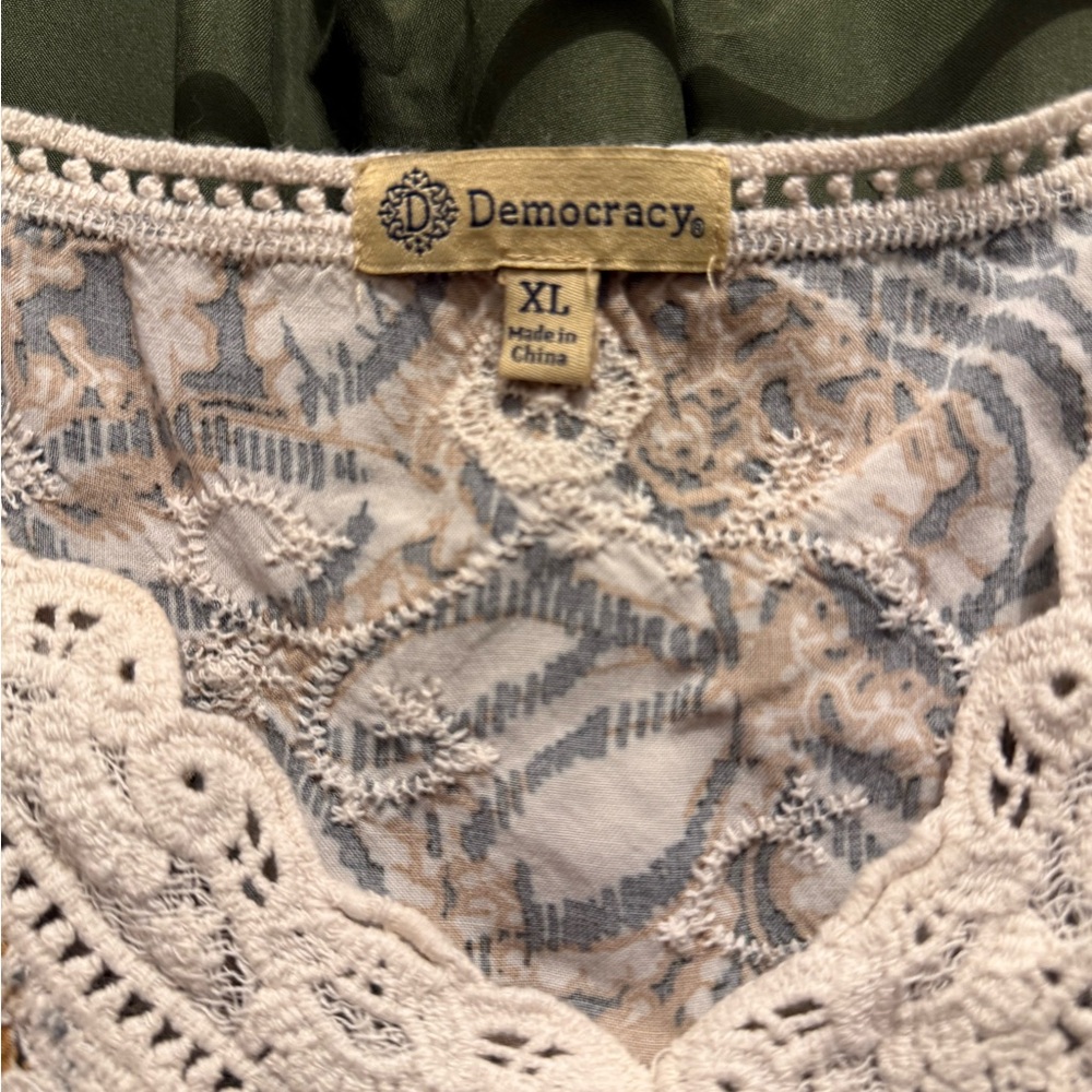 Women's Cream, Black & Mustard Lace-Trim Short Sleeve Top - Picture 3 of 3